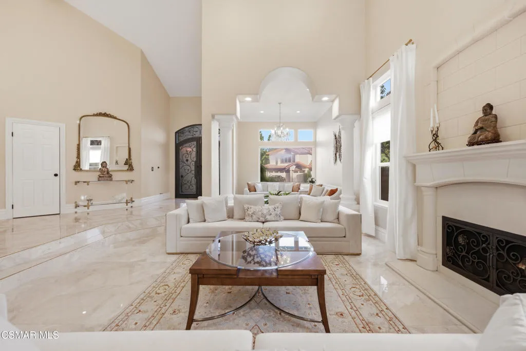 2605 Grandoaks Drive, Westlake Village, California 91361 home-pic-9
