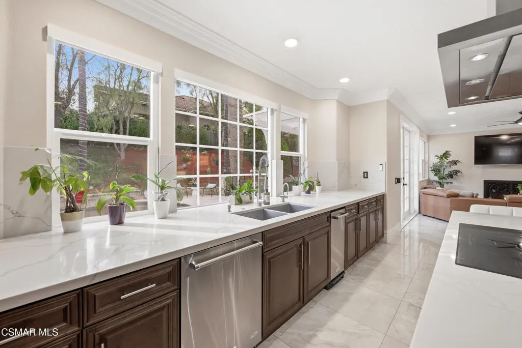 2605 Grandoaks Drive, Westlake Village, California 91361 home-pic-21