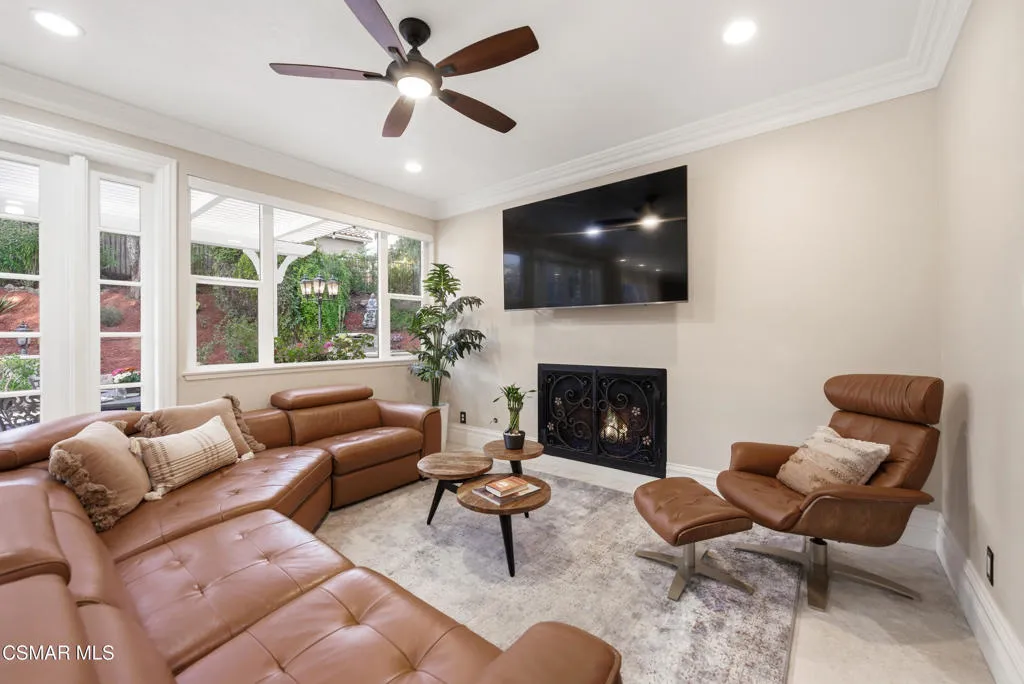 2605 Grandoaks Drive, Westlake Village, California 91361 home-pic-24