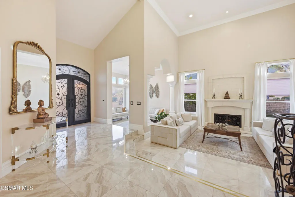 2605 Grandoaks Drive, Westlake Village, California 91361 home-pic-7
