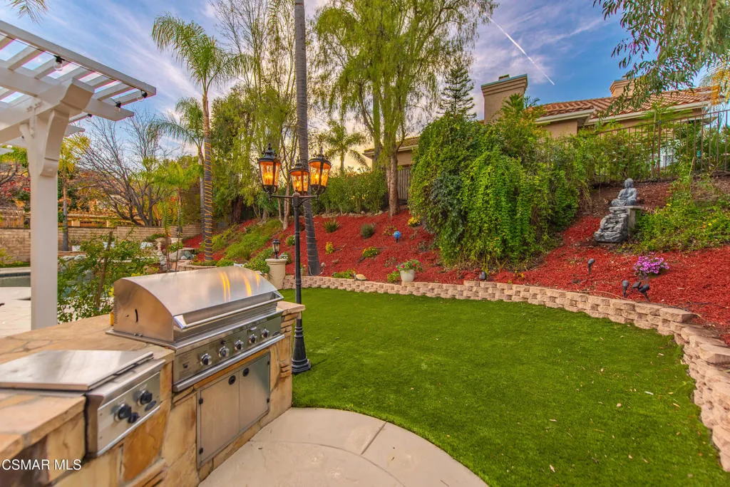 2605 Grandoaks Drive, Westlake Village, California 91361 home-pic-54