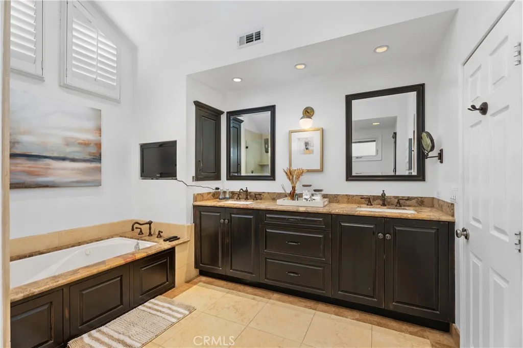 9 Calle Larspur, Rancho Santa Margarita, California 92688 home-pic-30