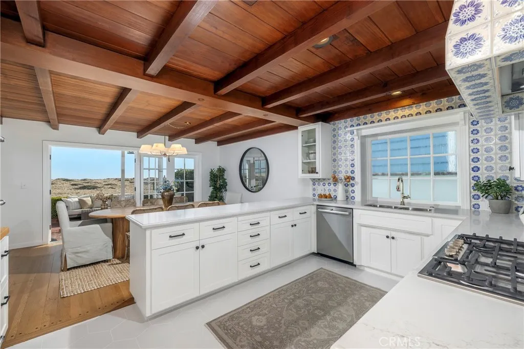 1516 E Ocean Front, Newport Beach, California 92661 home-pic-10