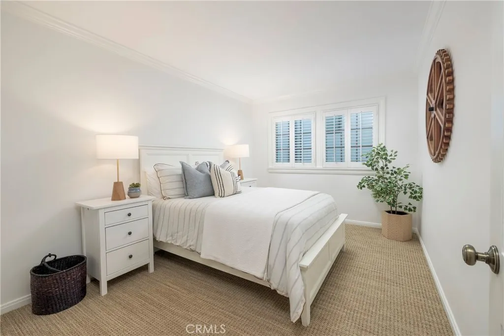 1516 E Ocean Front, Newport Beach, California 92661 home-pic-32