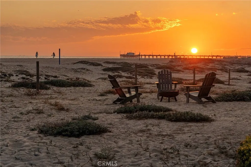 1516 E Ocean Front, Newport Beach, California 92661 home-pic-42