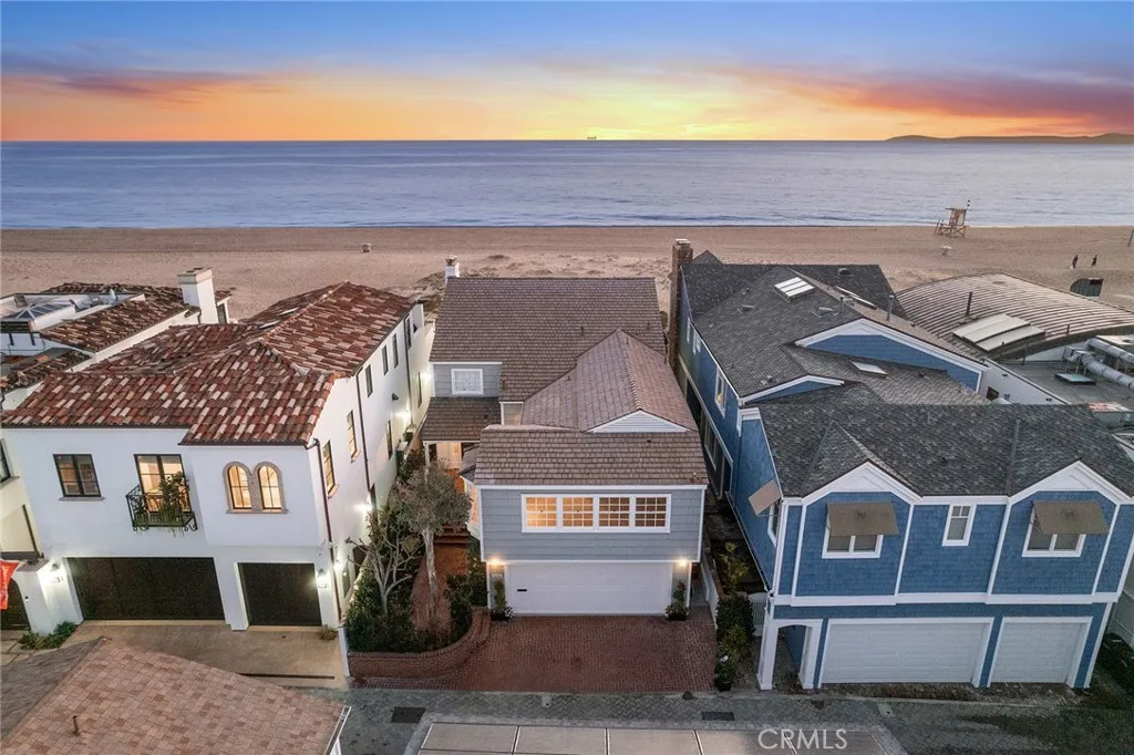 1516 E Ocean Front, Newport Beach, California 92661 home-pic-1