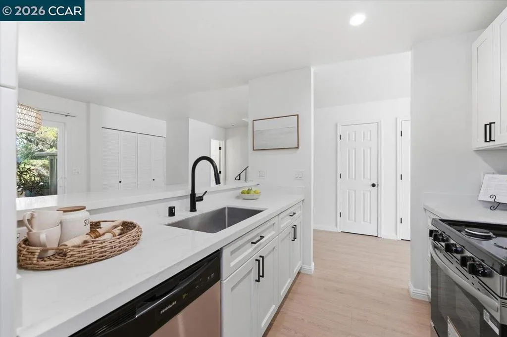 1824 1824 Tesoro Ct, Pinole, California 94564 home-pic-10