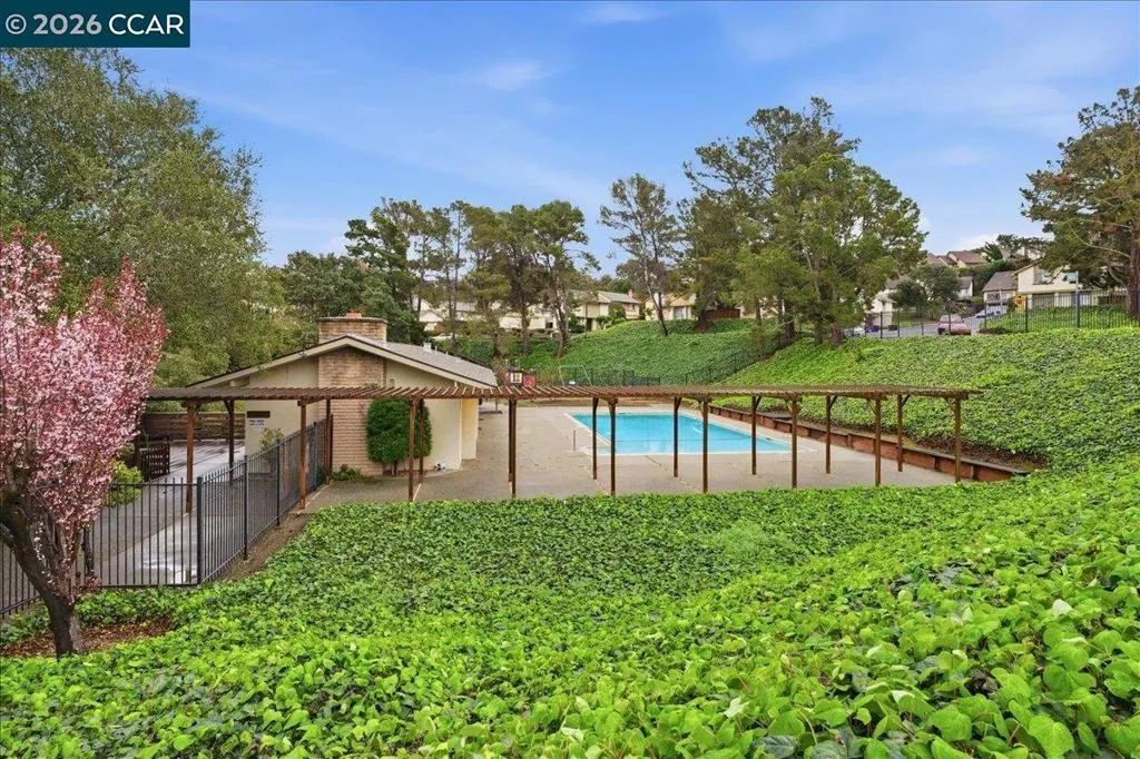 1824 1824 Tesoro Ct, Pinole, California 94564 home-pic-4