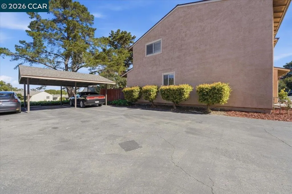 1824 1824 Tesoro Ct, Pinole, California 94564 home-pic-2