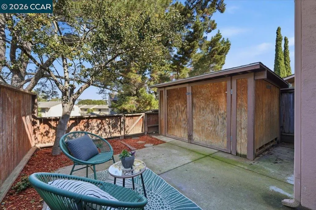 1824 1824 Tesoro Ct, Pinole, California 94564 home-pic-24