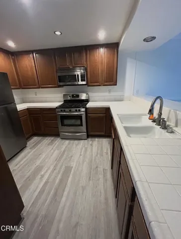 6AE8007C-53E7-47DC-8961-1DD656947AEC