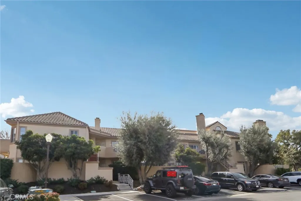 23605 Del Monte, Valencia, California 91355 home-pic-1