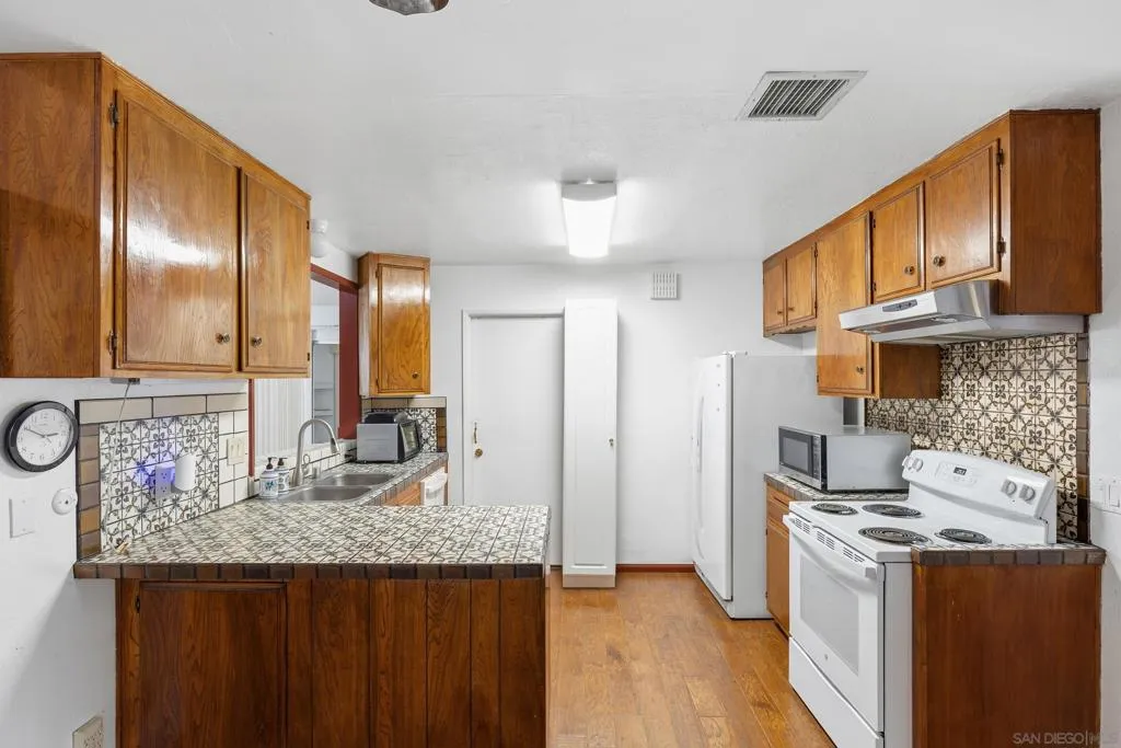 538 Paraiso Ave., Spring Valley, California 91977 home-pic-2