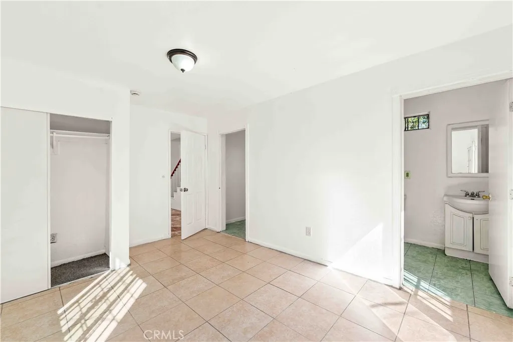 10868 Weigand, Los Angeles, California 90059 home-pic-12