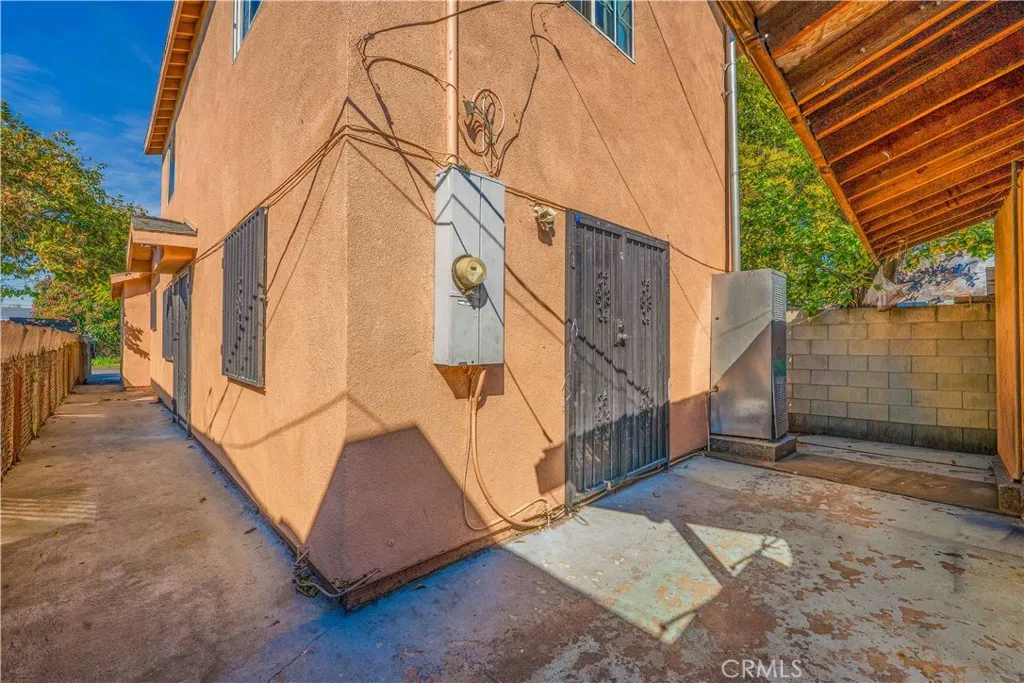 10868 Weigand, Los Angeles, California 90059 home-pic-22