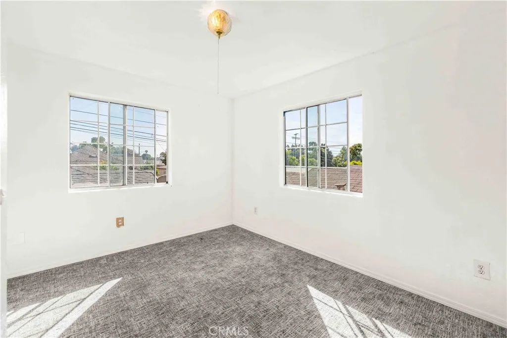 10868 Weigand, Los Angeles, California 90059 home-pic-16