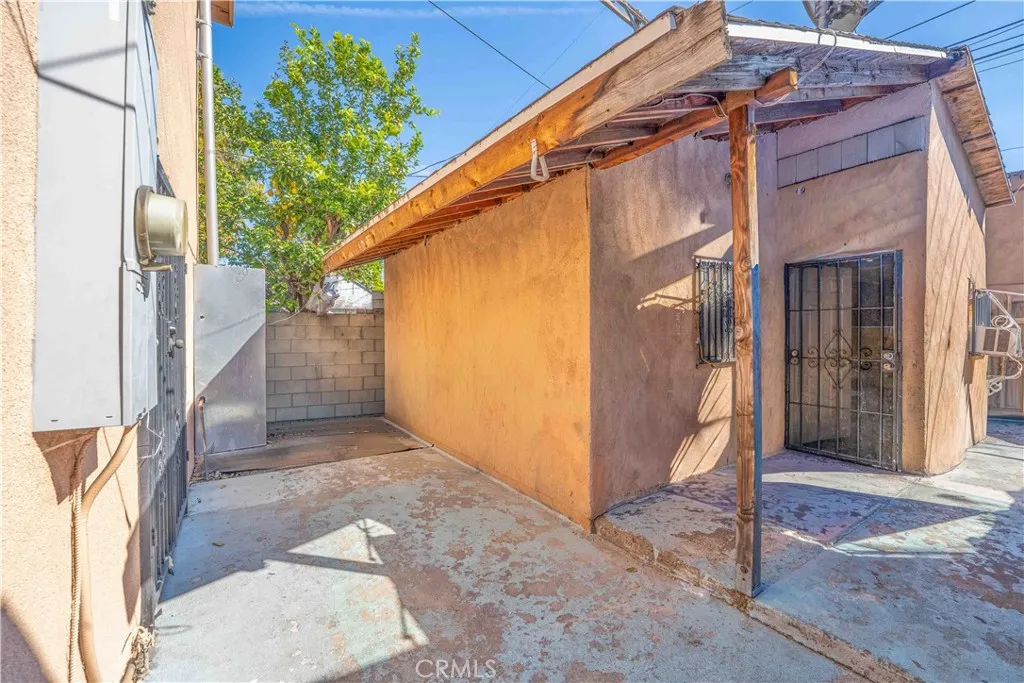 10868 Weigand, Los Angeles, California 90059 home-pic-24