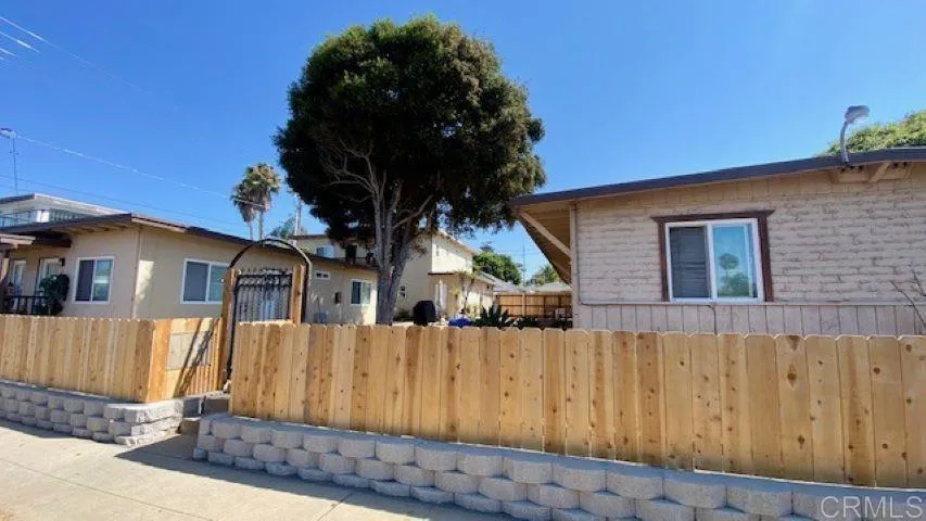 Street view of all 8 Units looking North
