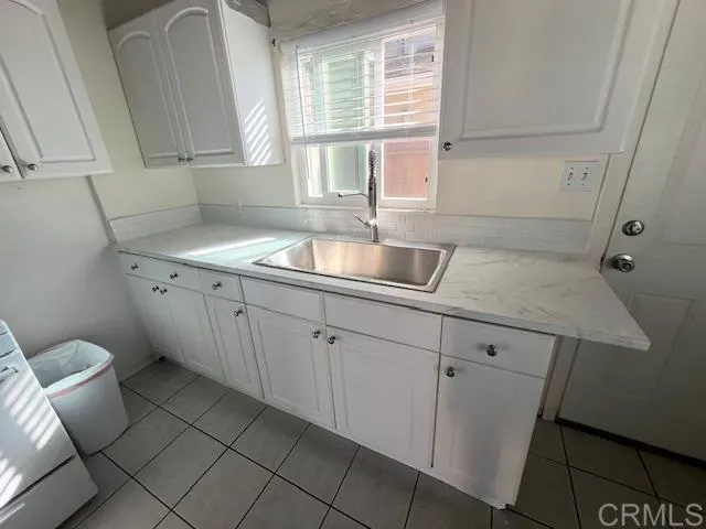 720 N Freeman, Front Unit of 3 Unit Parcel