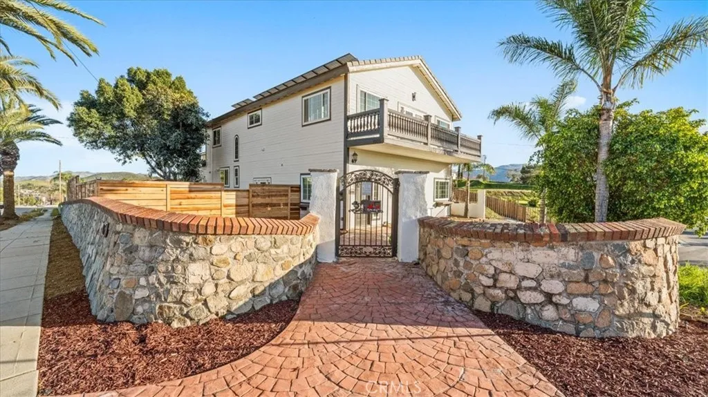 1006 W Pottery, Lake Elsinore, California 92530 home-pic-2