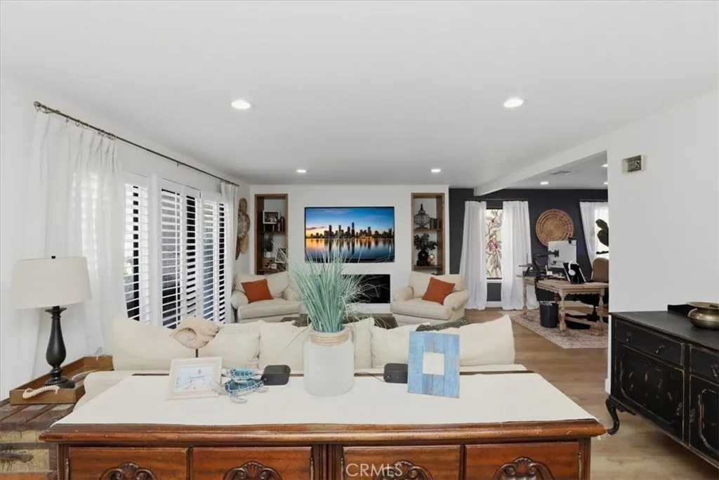 7061 Seville, Riverside, California 92504 home-pic-13