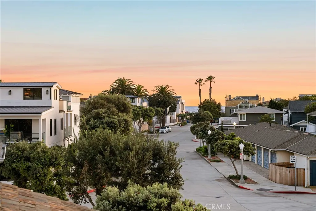 1701 E Balboa Boulevard, Newport Beach, California 92661 home-pic-35