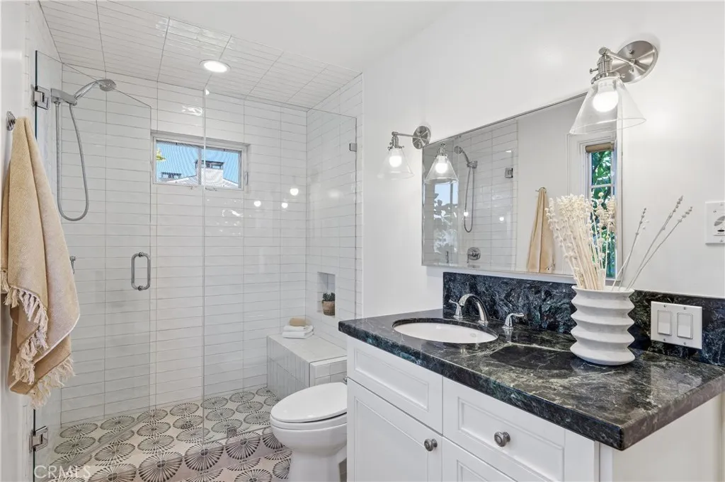 1701 E Balboa Boulevard, Newport Beach, California 92661 home-pic-17
