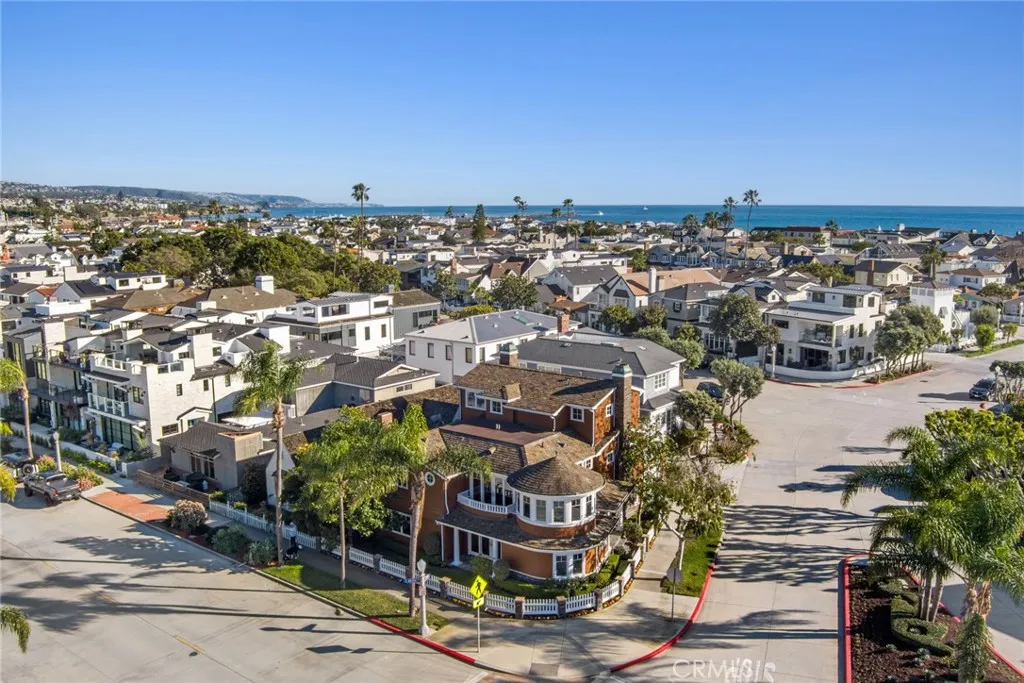 1701 E Balboa Boulevard, Newport Beach, California 92661 home-pic-36