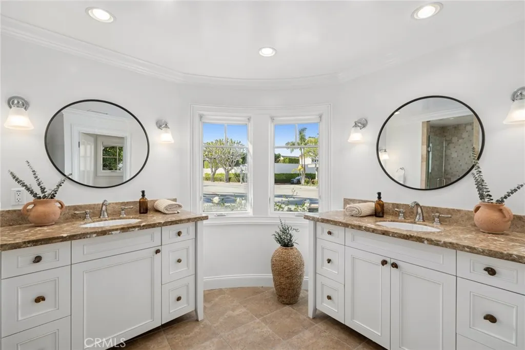1701 E Balboa Boulevard, Newport Beach, California 92661 home-pic-24