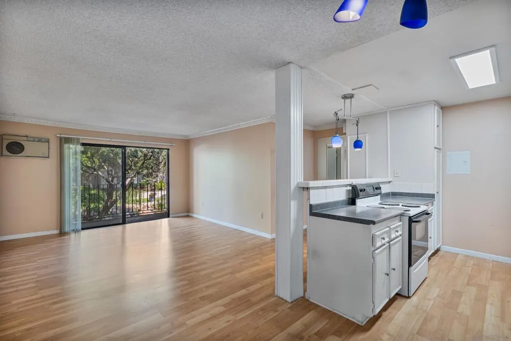 6780 Friars Rd 212, San Diego, California 92108 home-pic-4