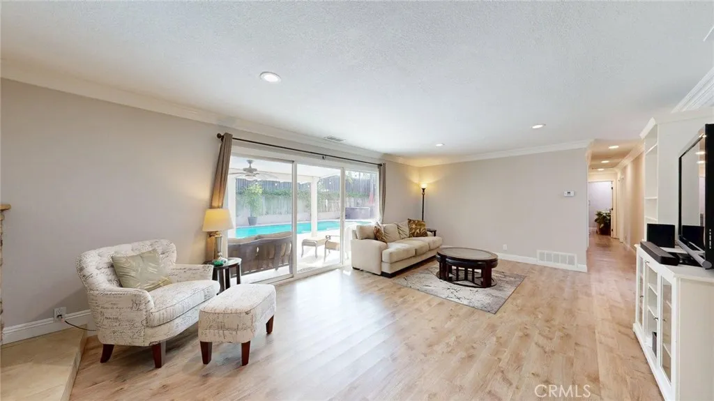2078 Livingston, Riverside, California 92506 home-pic-16