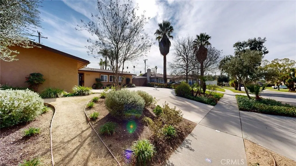 2078 Livingston, Riverside, California 92506 home-pic-10