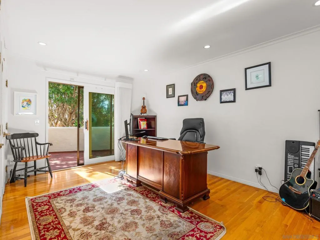 7337 Draper Ave, La Jolla, California 92037 home-pic-35