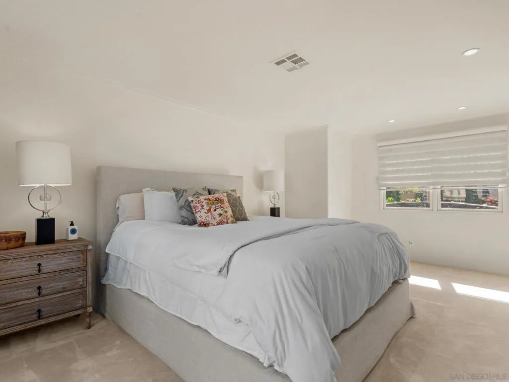 7337 Draper Ave, La Jolla, California 92037 home-pic-40