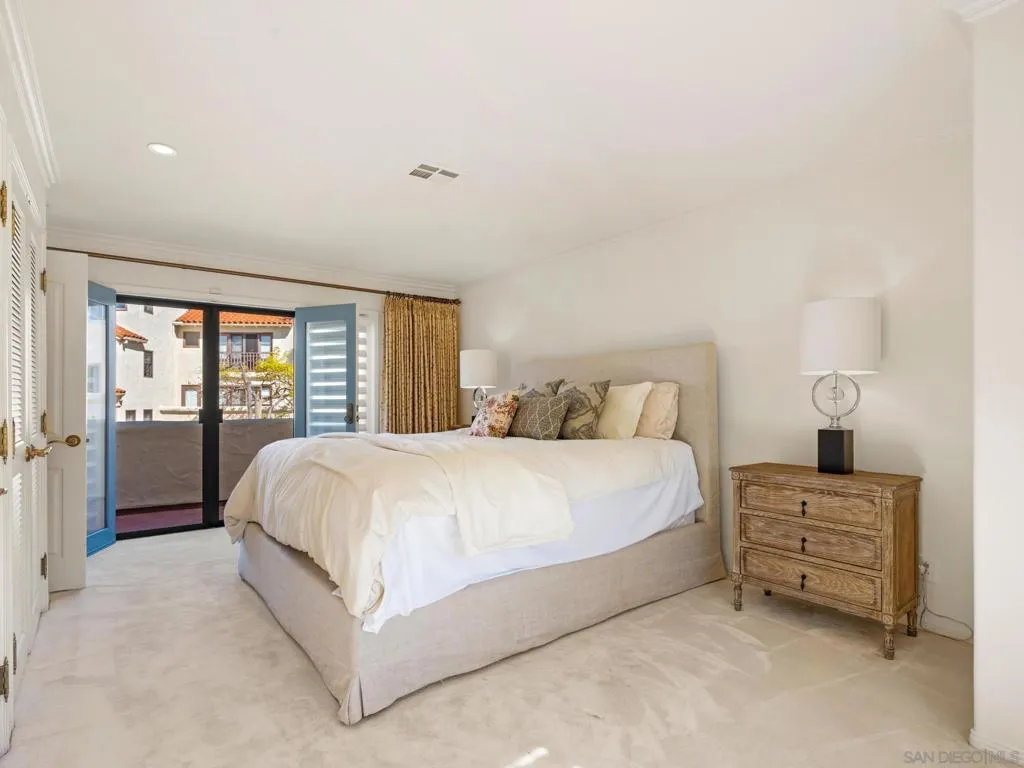 7337 Draper Ave, La Jolla, California 92037 home-pic-38