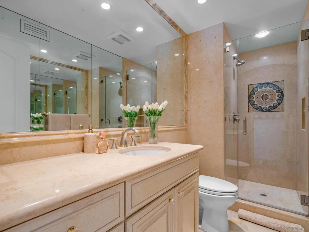 7337 Draper Ave, La Jolla, California 92037 home-pic-37