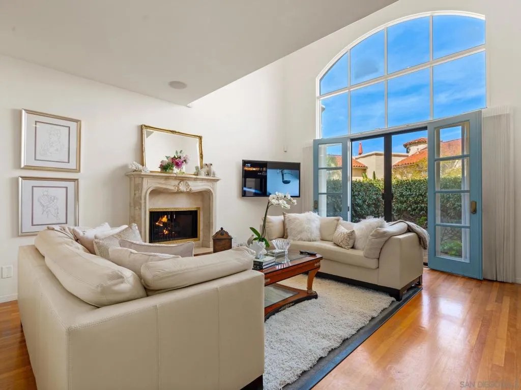 7337 Draper Ave, La Jolla, California 92037 home-pic-1
