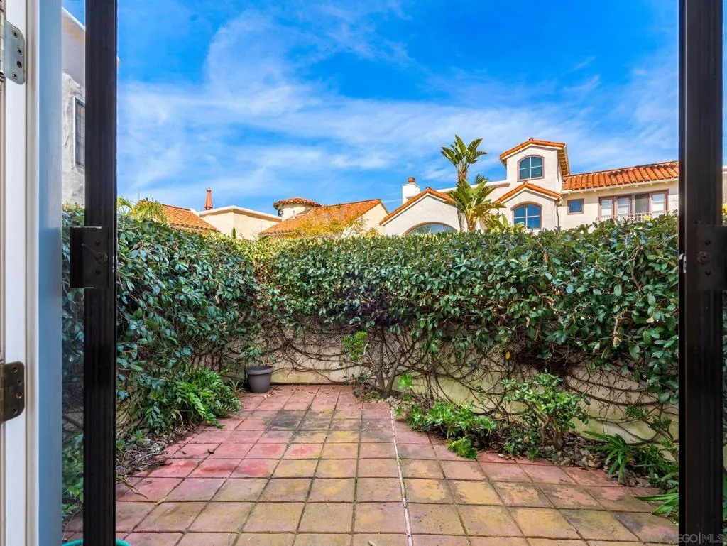 7337 Draper Ave, La Jolla, California 92037 home-pic-12