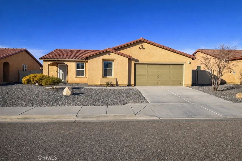 14368 Black Mountain, Victorville, California 92394 home-pic-2