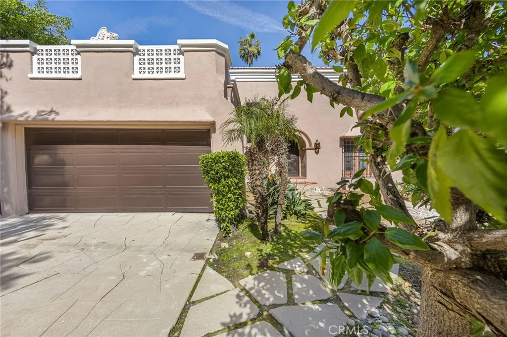 3653 Shannon, Los Angeles, California 90027 home-pic-1