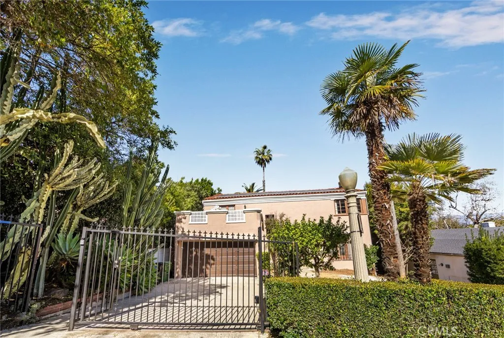3653 Shannon, Los Angeles, California 90027 home-pic-35