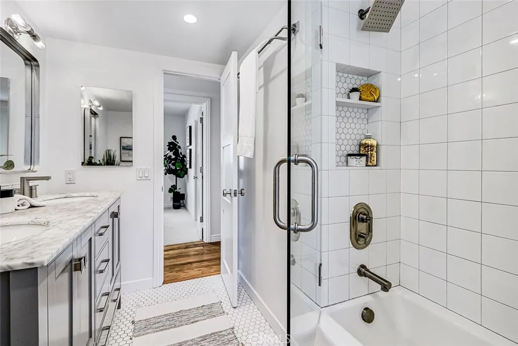 1500 2nd, Manhattan Beach, California 90266 home-pic-22