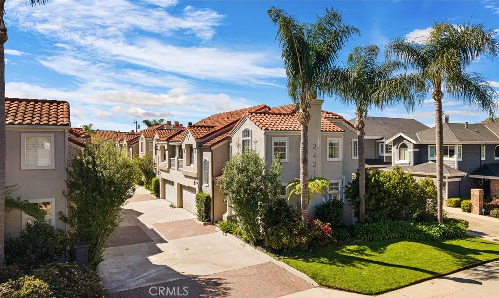 2421 E 16th 1, Newport Beach, California 92663 home-pic-2