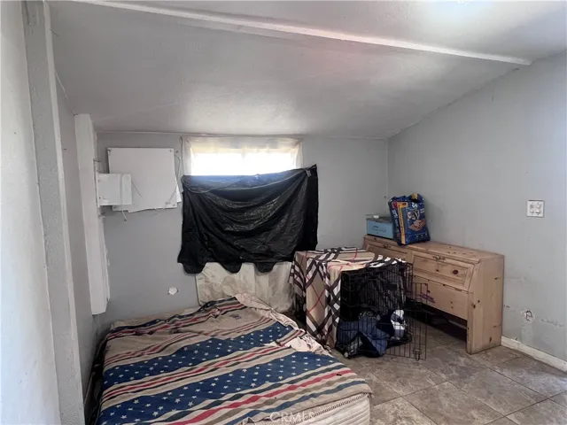 Main Unit 1st Bedroom