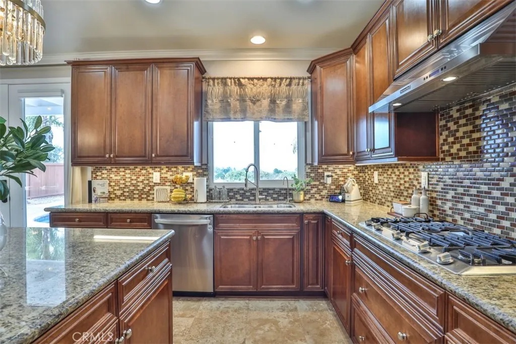 40493 Calle Katerine, Temecula, California 92591 home-pic-14