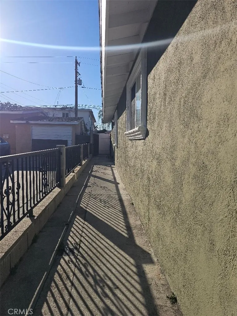 5381 Olive, Long Beach, California 90805 home-pic-4