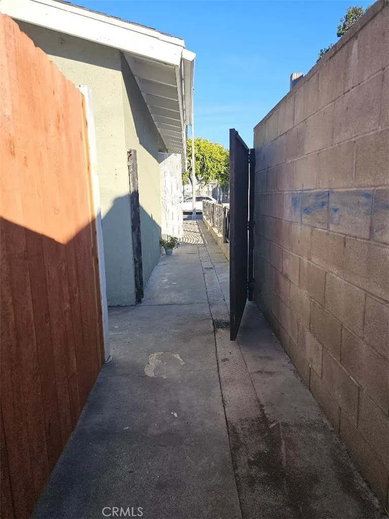 5381 Olive, Long Beach, California 90805 home-pic-5