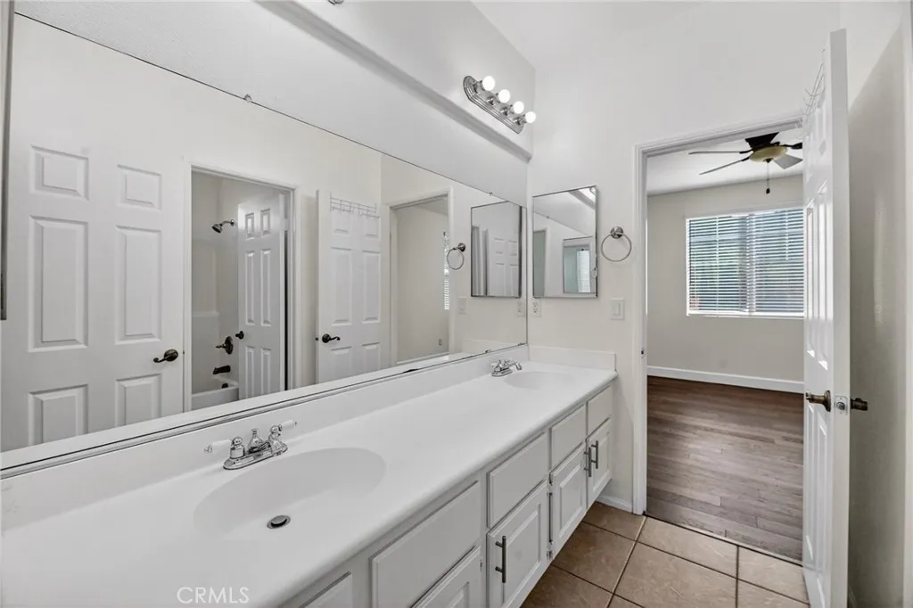 1819 Overland Court, Hemet, California 92545 home-pic-38