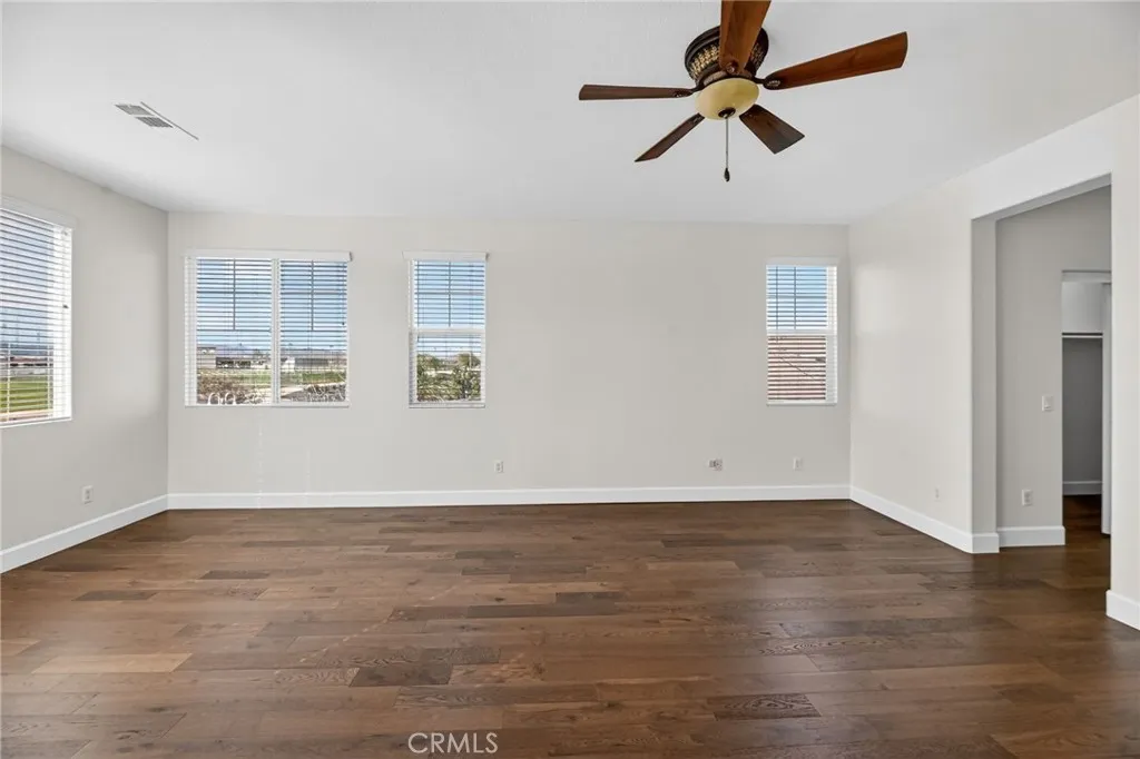 1819 Overland Court, Hemet, California 92545 home-pic-27