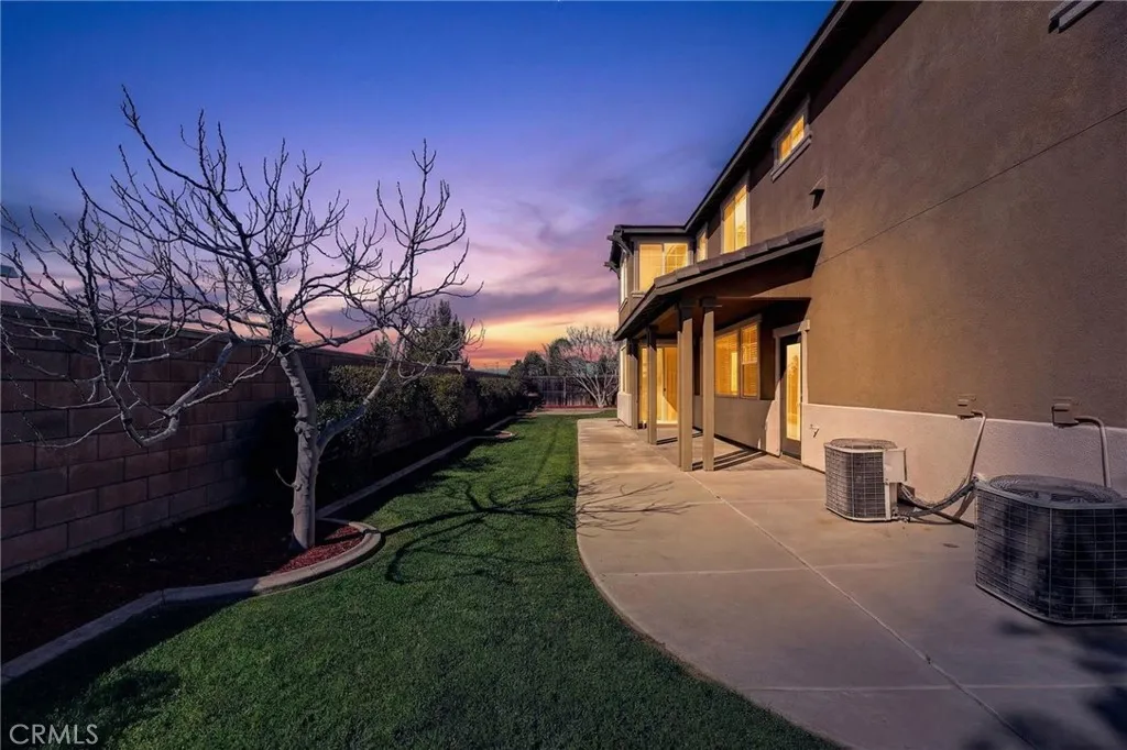 1819 Overland Court, Hemet, California 92545 home-pic-52